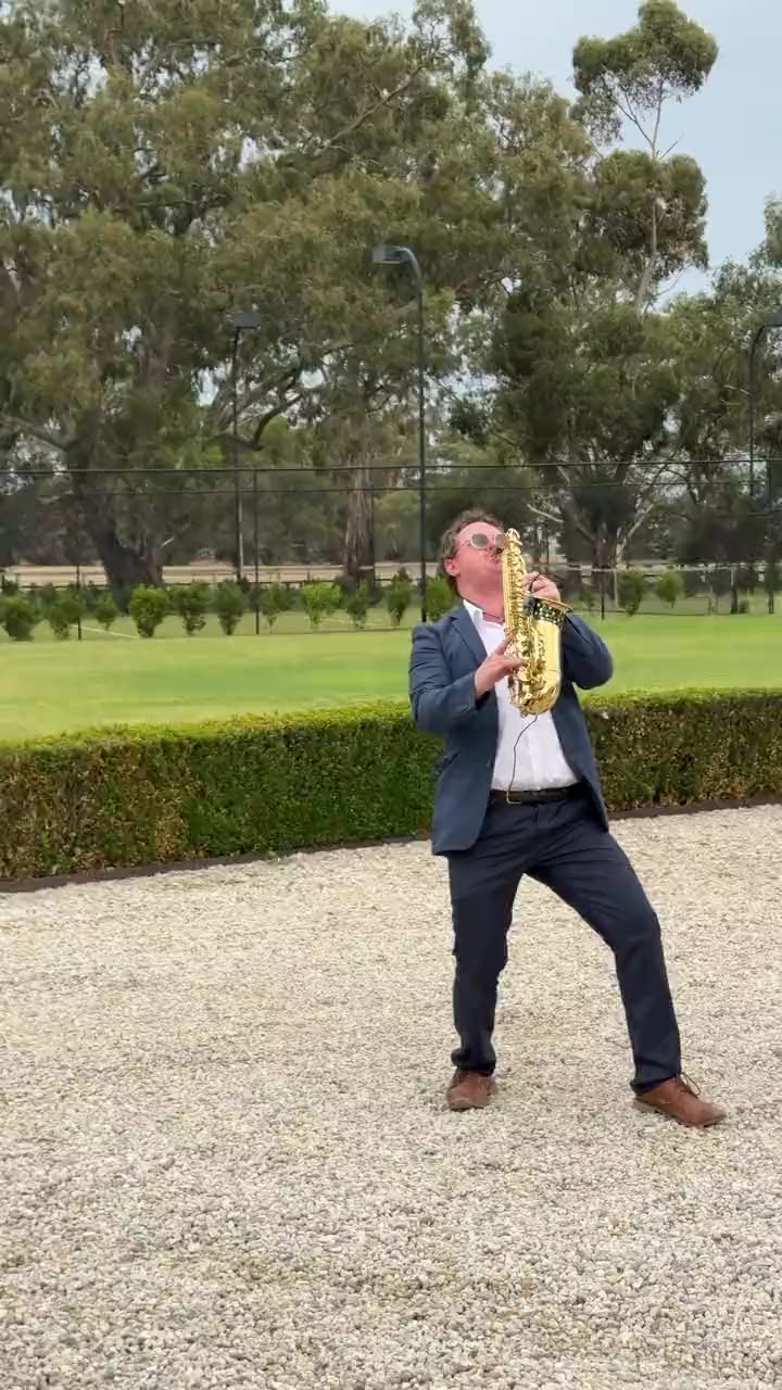 Ian the Saxy DJ - featured performance
